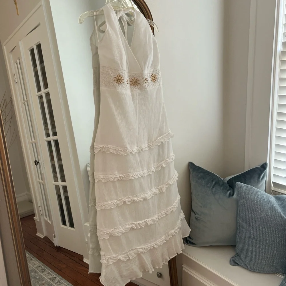 Chic White Lace Trim Maxi Dress - Picture 2 of 5